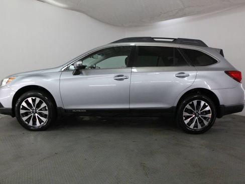 Used 2017 Subaru Outback 2.5i Limited AWD/4WD image 4