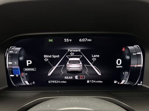 Used 2023 Mitsubishi Outlander SE image 17