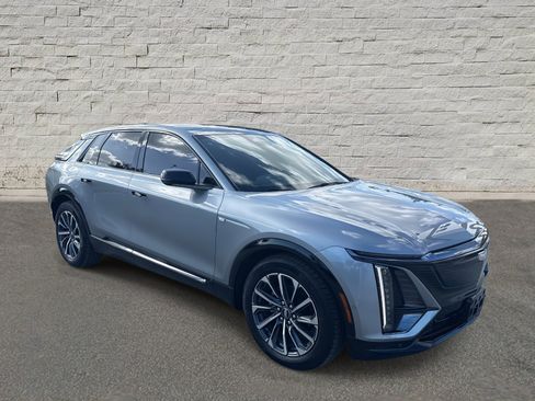 Used 2025 Cadillac Lyriq Sport image 3