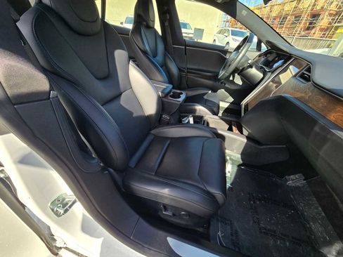 Used 2019 Tesla Model S Standard Range image 11