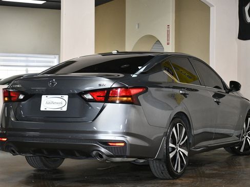 Used 2020 Nissan Altima 2.5 SR w/ Premium Package FWD image 5
