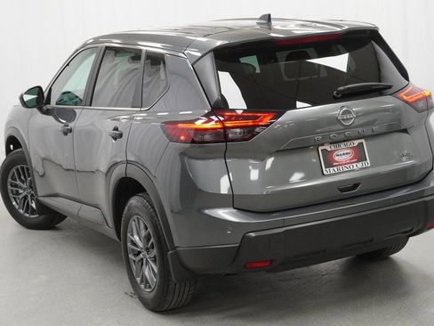 Used 2025 Nissan Rogue S image 11