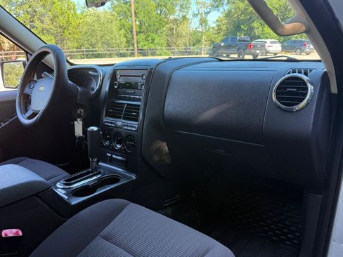 Used 2010 Ford Explorer Sport Trac XLT RWD image 17