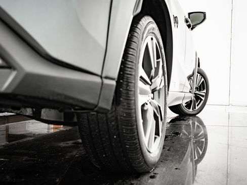 Used 2022 Lexus UX 250h w/ Premium Package image 48