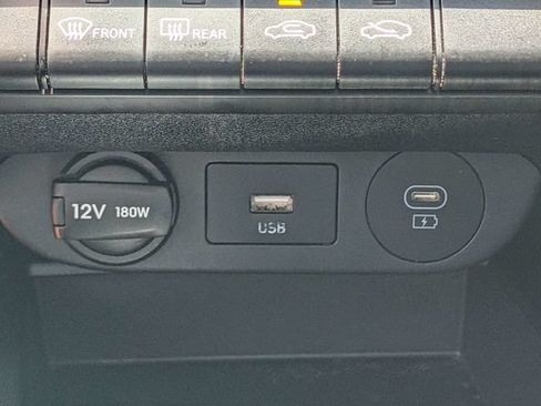 Used 2024 Hyundai Elantra SEL FWD image 25