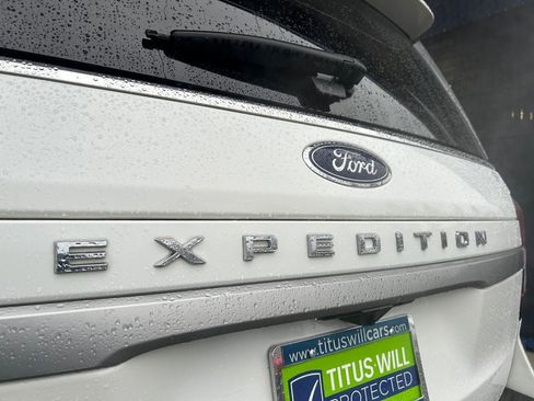Used 2024 Ford Expedition XLT image 32