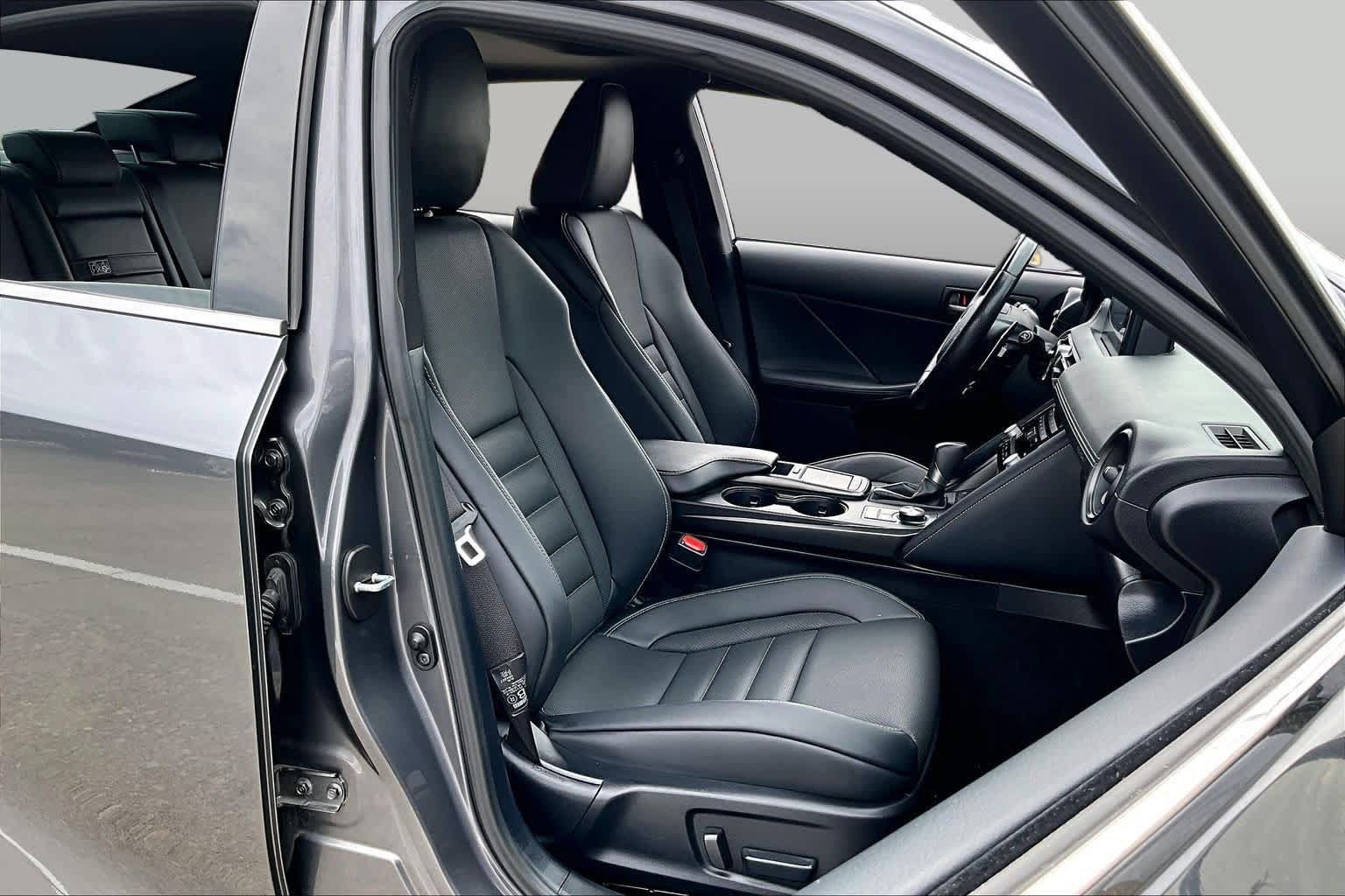 Used 2023 Lexus IS 350 F Sport w/ Memory Package RWD image 8