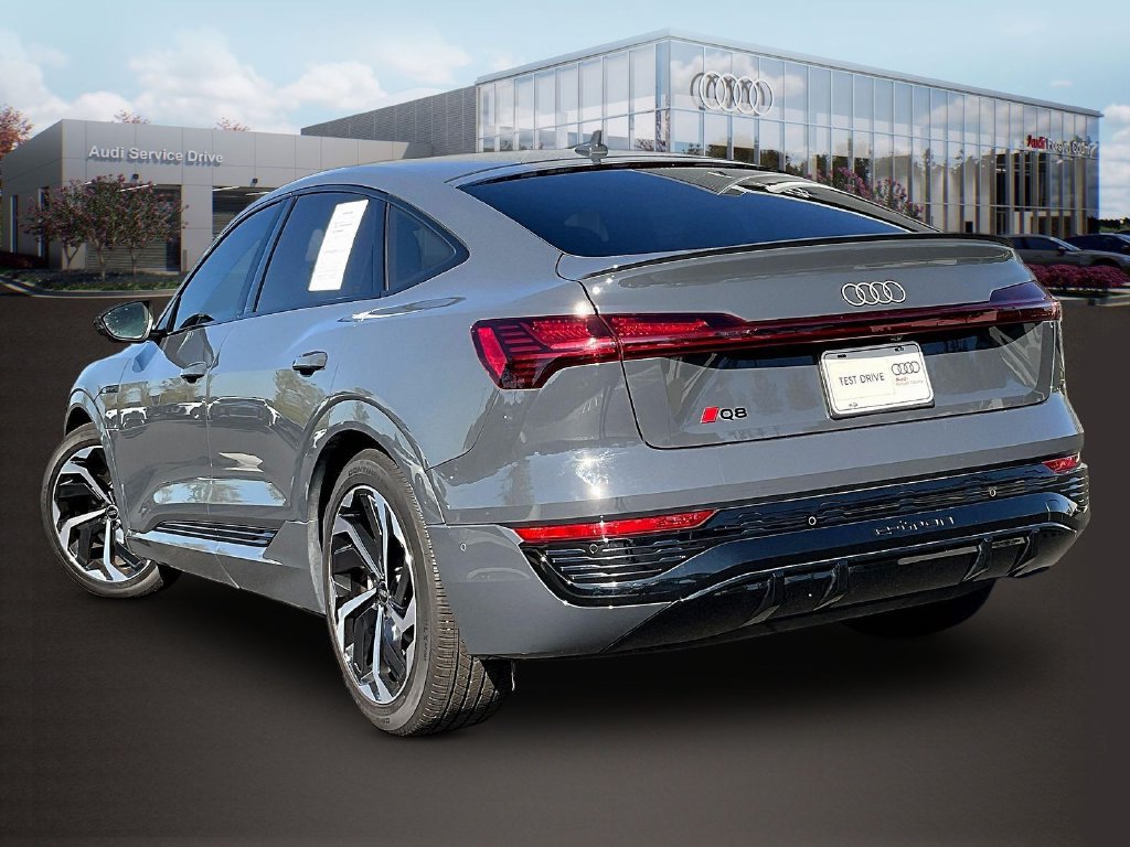 Used 2024 Audi Q8 e-tron Premium Plus AWD/4WD image 5