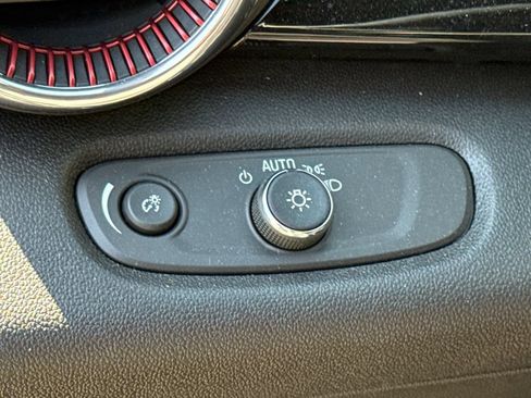 Used 2026 Chevrolet Trax RS w/ Sunroof Package FWD image 24