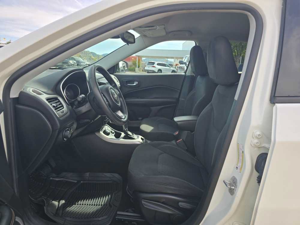 Used 2018 Jeep Compass Sport AWD/4WD image 9