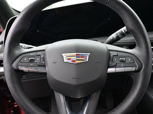 Used 2025 Cadillac XT4 Premium Luxury image 17