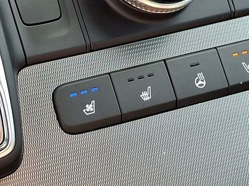 Used 2023 Hyundai Palisade Calligraphy image 30