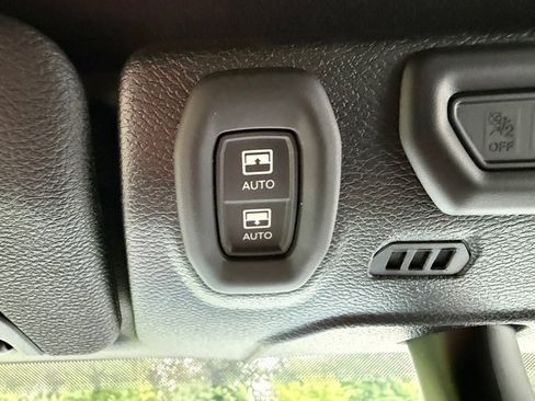 Used 2023 Jeep Wrangler Unlimited w/ Sun & Screen Package AWD/4WD image 26