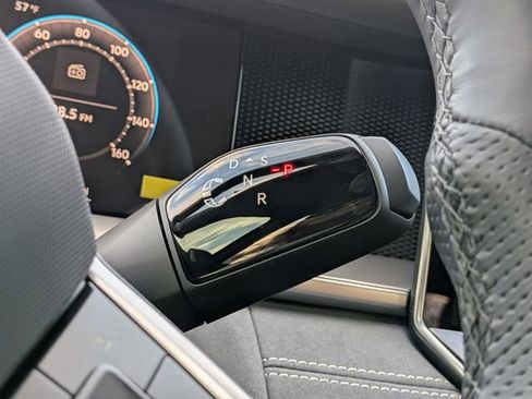 New 2026 Volkswagen Tiguan SE R-Line image 30