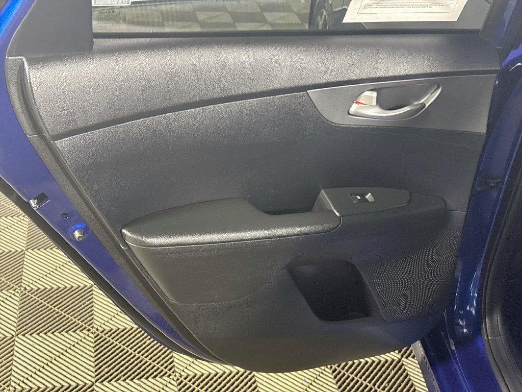 Used 2019 Kia Forte LXS FWD image 18