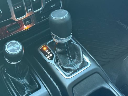 Used 2023 Jeep Wrangler Unlimited Rubicon 4xe image 24