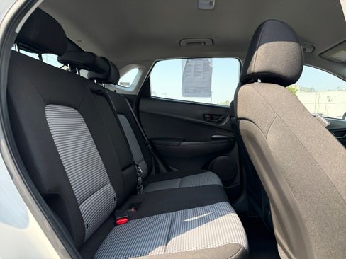 Used 2023 Hyundai Kona SE FWD image 32