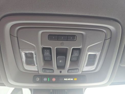 Used 2025 Chevrolet Silverado 2500 LTZ w/ LTZ Plus Package image 33