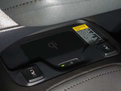 Used 2020 Toyota Corolla XSE image 36