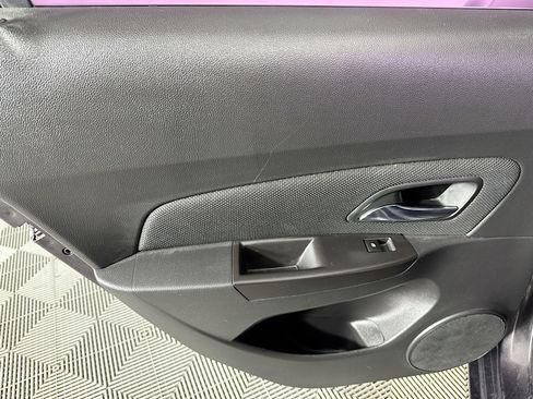 Used 2016 Chevrolet Cruze LT w/ Technology Package image 24