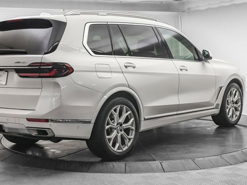 Used 2023 BMW X7 xDrive40i w/ Dynamic Handling Package image 12
