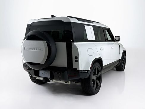 New 2026 Land Rover Defender 110 X-Dynamic SE AWD/4WD image 5