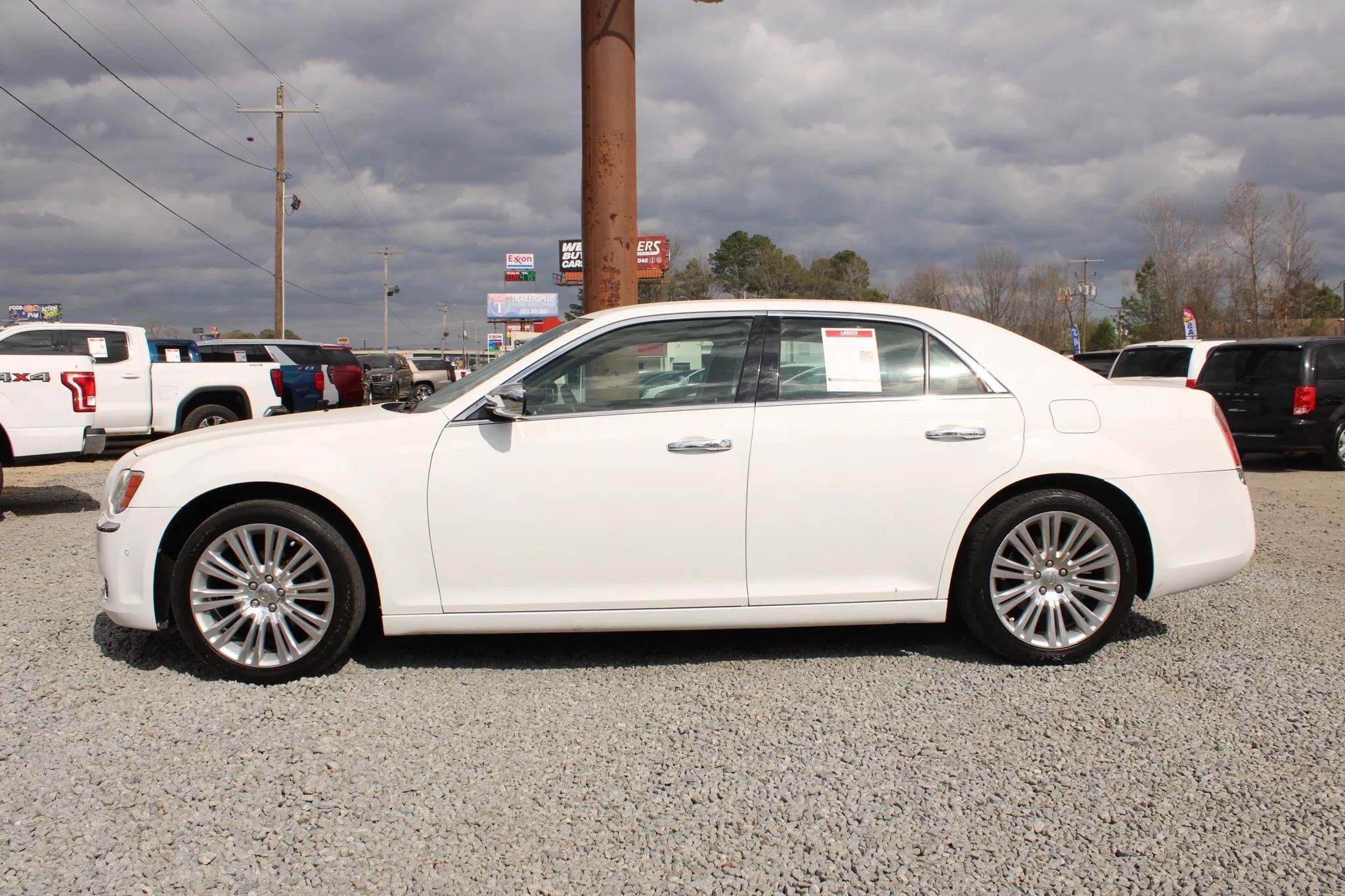 Used 2011 Chrysler 300 Limited w/ Sound Group RWD image 2