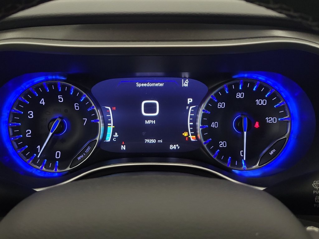 Used 2023 Chrysler Pacifica Touring-L FWD image 17