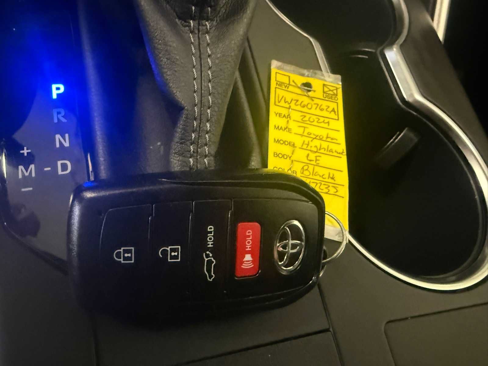 Used 2024 Toyota Highlander LE AWD/4WD image 35