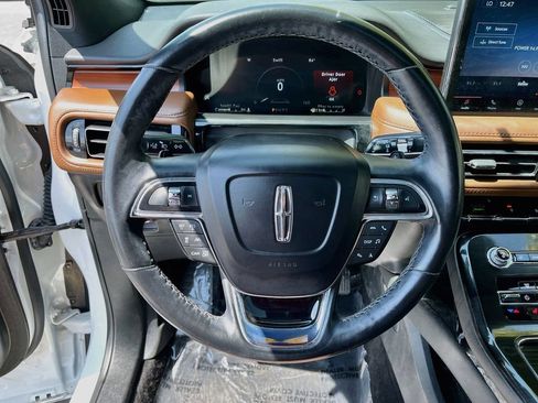 Used 2022 Lincoln Nautilus Reserve w/ Equipment Group 202A AWD/4WD image 11
