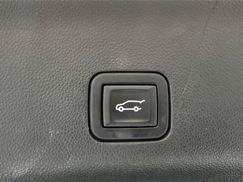 Used 2022 Chevrolet Tahoe High Country image 24