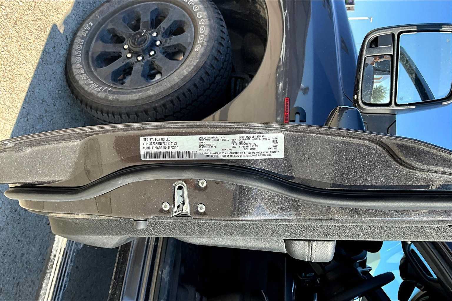 Used 2025 RAM 2500 Laramie AWD/4WD image 18