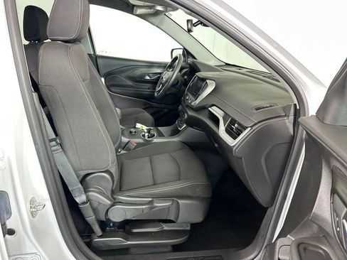 Used 2023 GMC Terrain SLE image 28