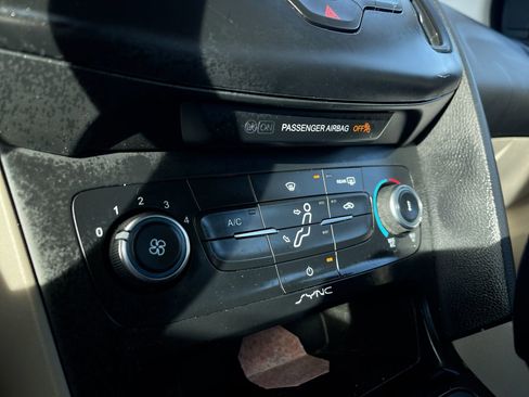 Used 2018 Ford Focus SE image 31