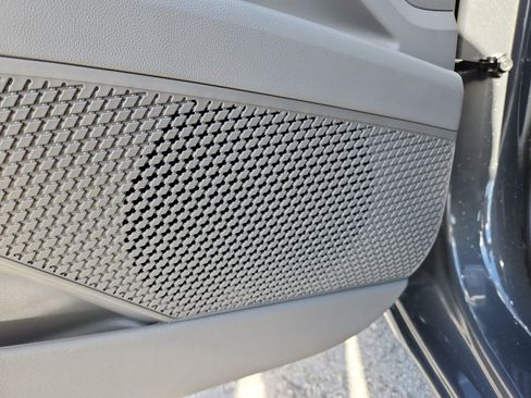 Used 2025 Hyundai Elantra SEL image 17