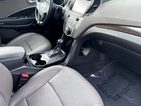 Used 2017 Hyundai Santa Fe Sport image 16