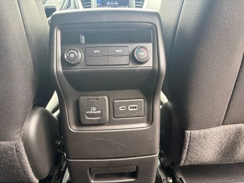 Used 2023 GMC Acadia SLE w/ Driver Convenience Package FWD image 22