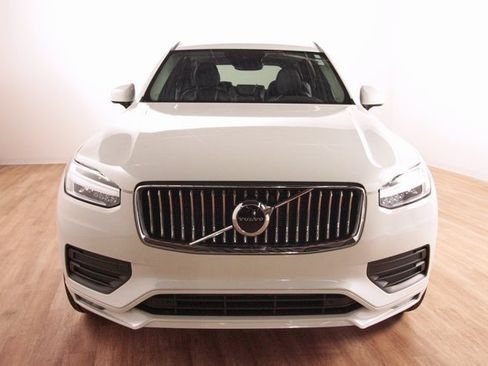 Certified 2022 Volvo XC90 T6 Momentum w/ Protection Package image 3
