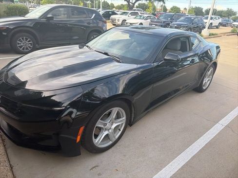Used 2022 Chevrolet Camaro LT RWD image 2
