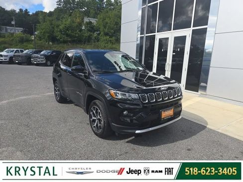 Used 2025 Jeep Compass Limited AWD/4WD image 1