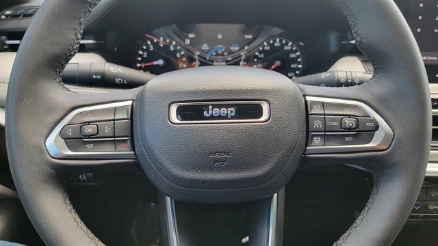 Used 2025 Jeep Compass Limited AWD/4WD image 26