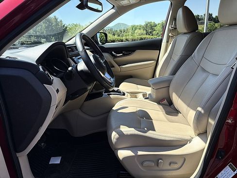 Used 2017 Nissan Rogue SL w/ SL Premium Package FWD image 11