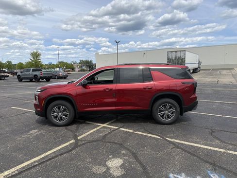 New 2026 Chevrolet Traverse LT w/ Driver Confidence Package AWD/4WD image 8
