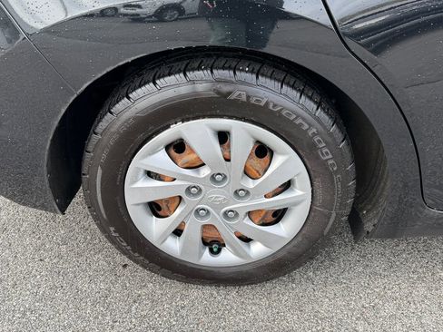 Used 2020 Hyundai Elantra SE w/ Cargo Package (C1) image 15