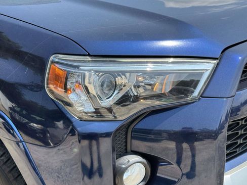 Used 2019 Toyota 4Runner TRD Off-Road Premium AWD/4WD image 7