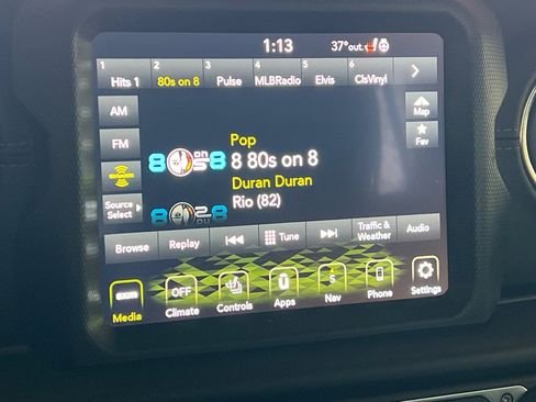 Used 2022 Jeep Wrangler Unlimited Sahara image 18