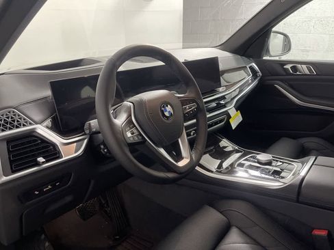 Used 2024 BMW X5 xDrive40i w/ Parking Assistance Package image 12