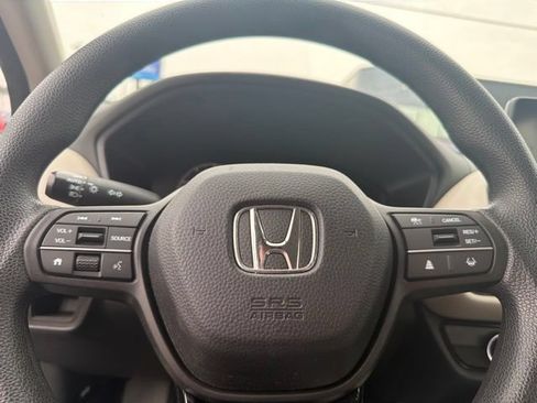 Used 2023 Honda HR-V LX image 15