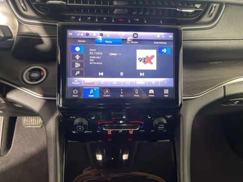 Certified 2023 Jeep Grand Cherokee Limited w/ Black Appearance Package image 21