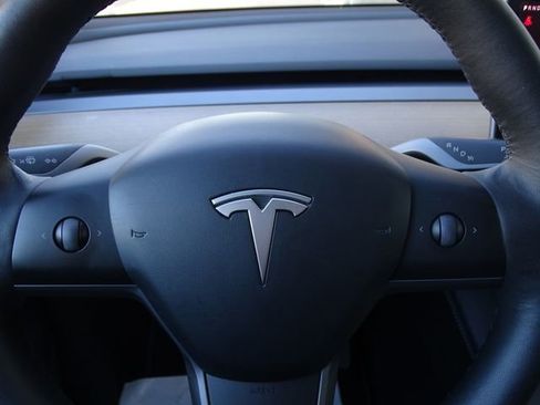 Used 2023 Tesla Model Y Long Range image 32